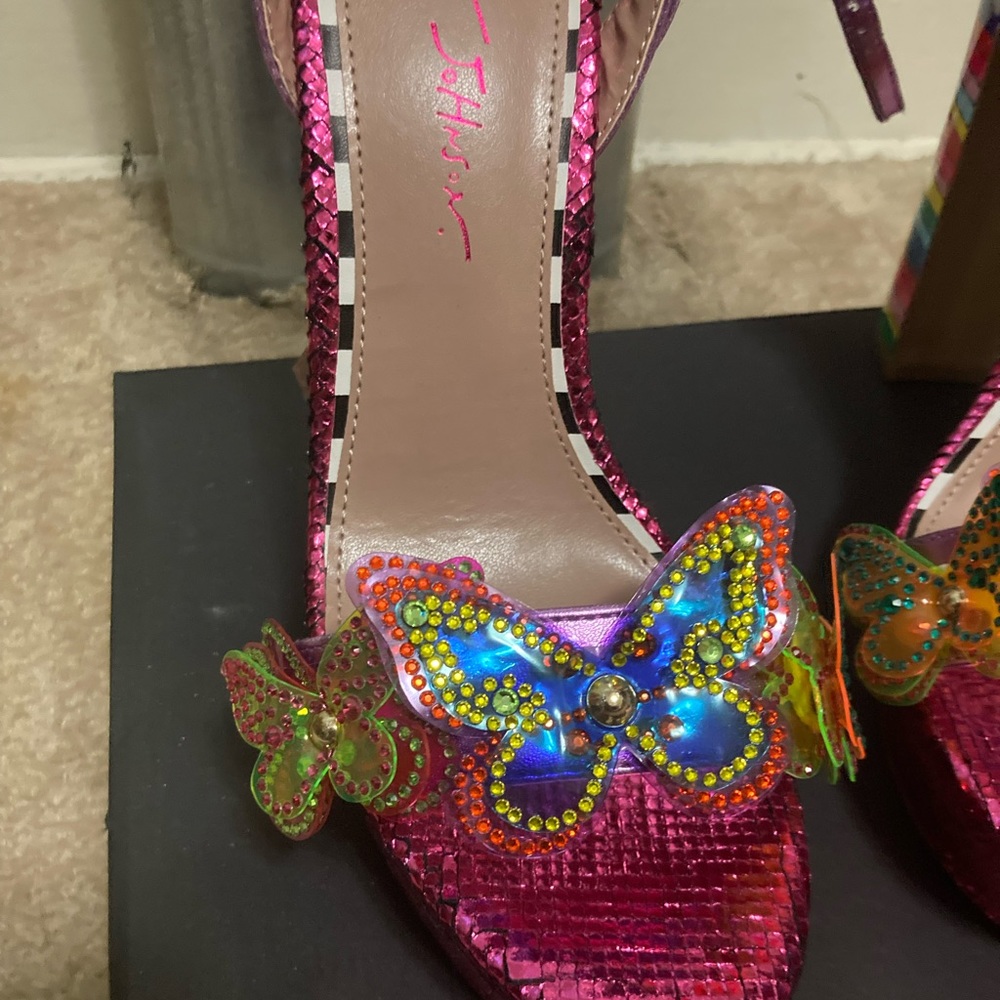 Betty Johnson Noemi magenta butterfly shoes